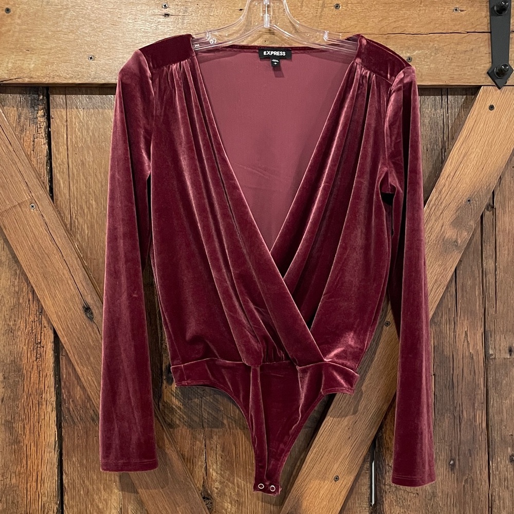 Express Velvet Bodysuit in Deep Burgundy